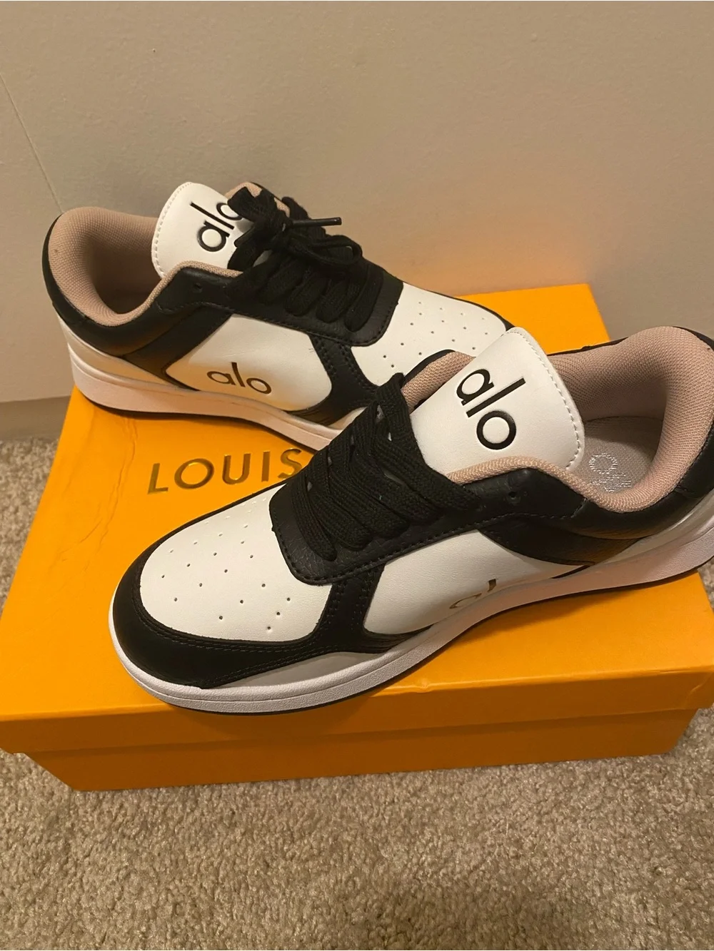 ALO Yoga Black, White and Beige Low-Top Sneakers